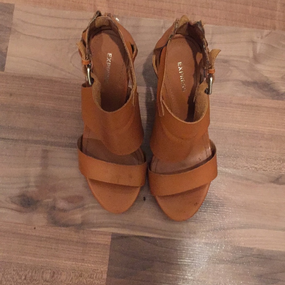 Express Wedges